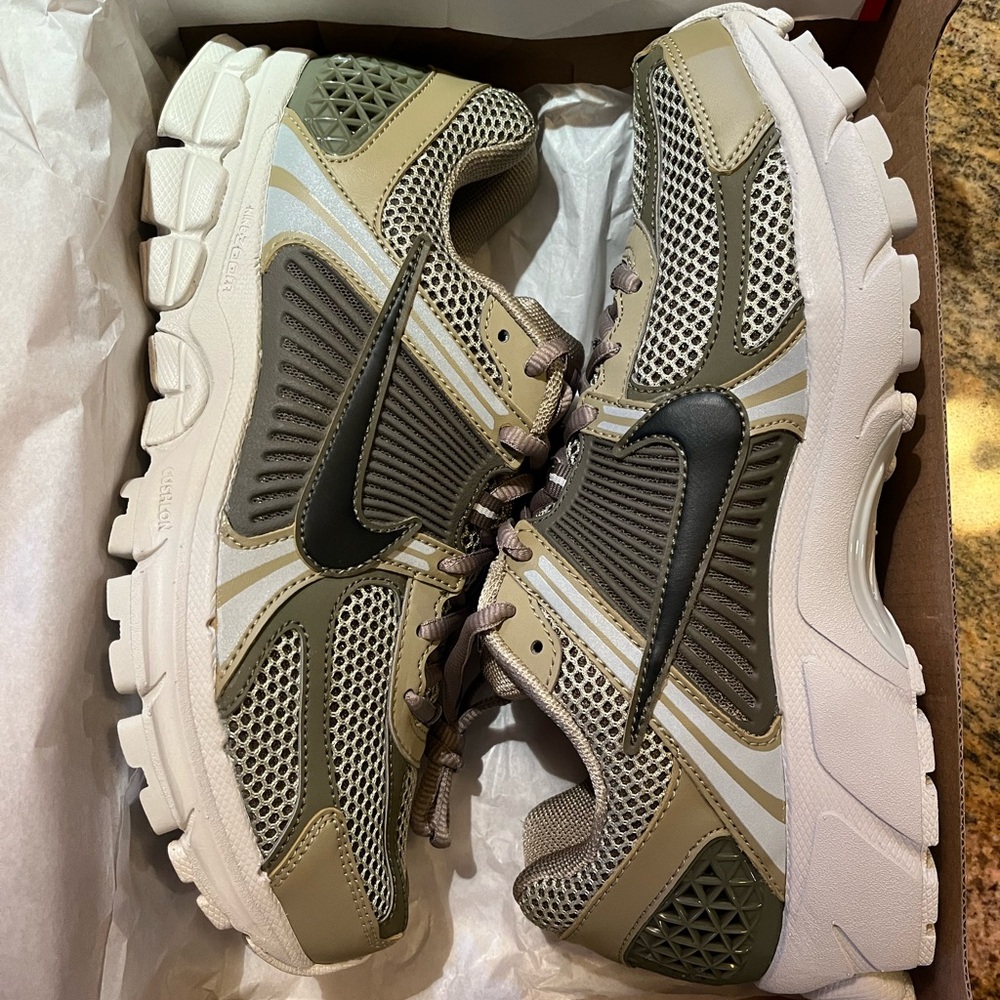Nike Vomero 5 sneakers